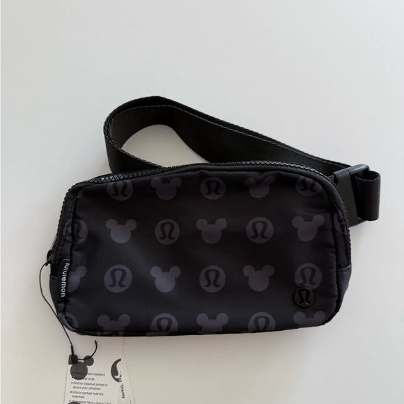 Disney x lululemon Everywhere Belt Bag 1L Mickey and Logo Print - Picture 4 of 8